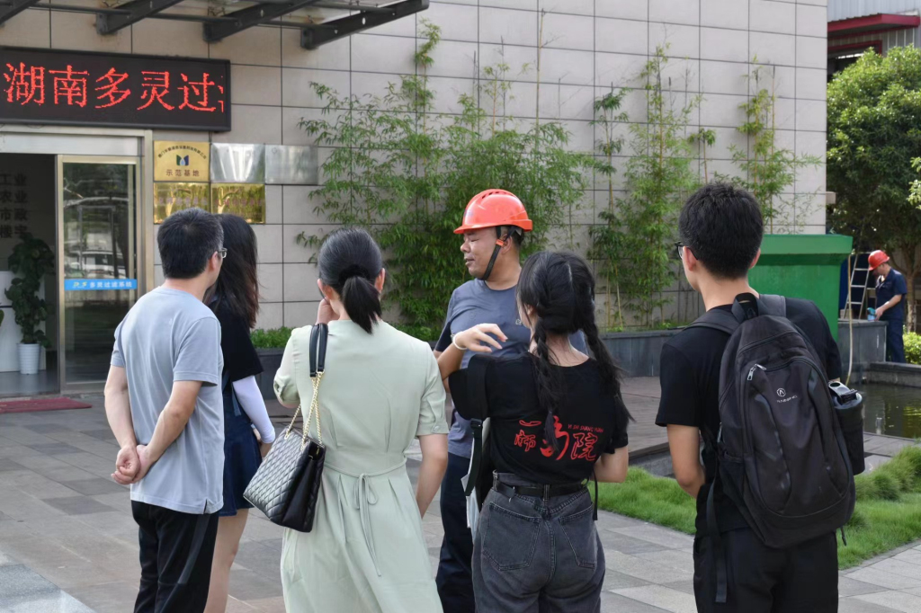 商學(xué)院深入多靈走訪調(diào)研，探求校企合作新路徑